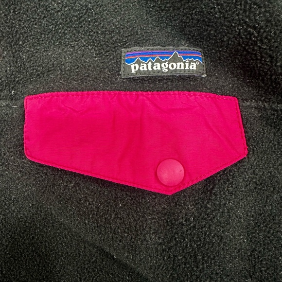 Patagonia Synchilla Fleece Black And Pink Women's Size Small Pullover Snap - Picture 3 of 6